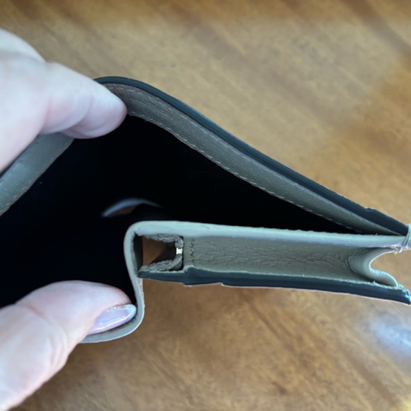 GUCCI Ophidia Snap Wallet, Made in Italy, NIB
Hard to find! - Picture 8 of 12